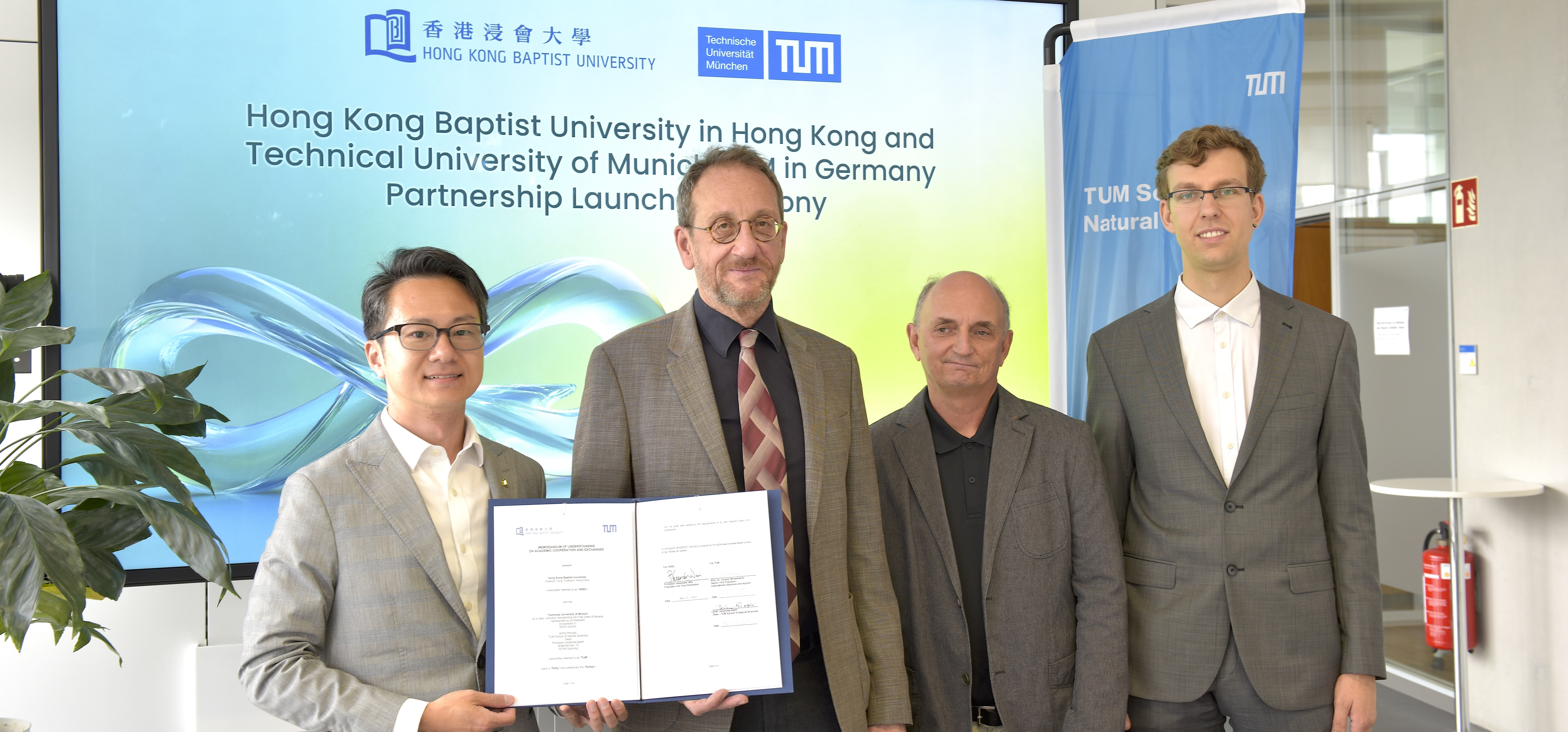 Mr Tobby Fu, Director of ITPR at HKBU, and Professor Johannes Barth, Dean of Natural Sciences at TUM, sign an MOU with partner institutes to propel green innovations